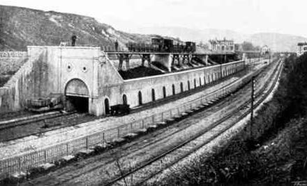 Cargadero de Mineral del Fc de Endarlatza en Irun, enlace con Norte y Midi, archivo MVF Euskotren