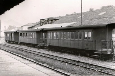 Castro Urdiales a Traslaviña, coches unificados, fondo MVF-Euskotren