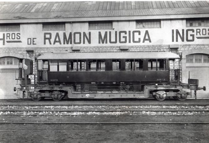 Coche del Carcagente a Denia , H de Ramon Mugica, fondo E uskotren , MVF