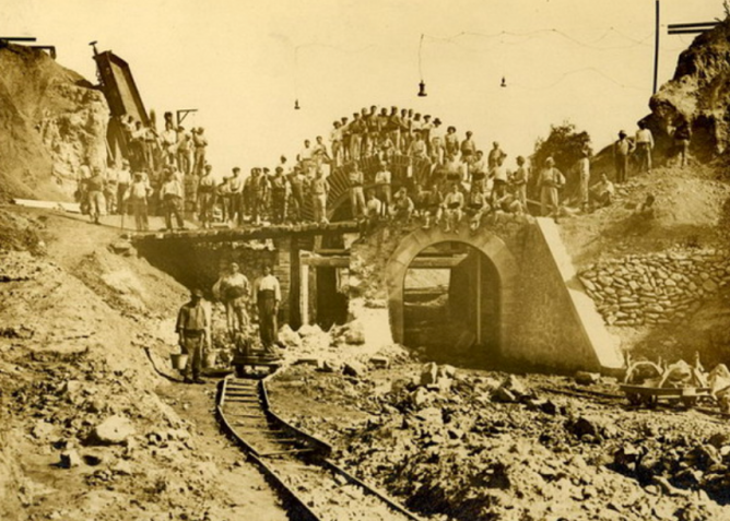 Construcción de un túnel en las proximidades de Valls, fondo Renfe 5ª Zona