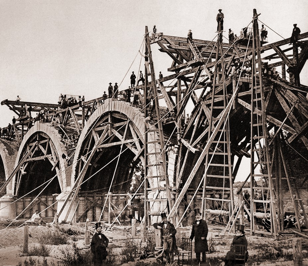 Construcción del puente de los Franceses, en Madrid, linea de Norte