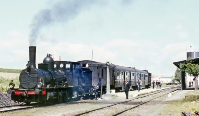 Córdoba a Marchena , locomotora 030-2516 a la cabeza del tren en La Carlota-Palmera el 03.04.1966 , foto Ian Turbull