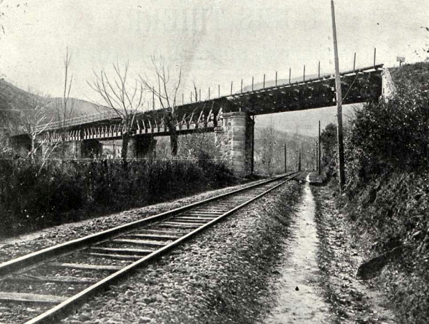 cruce-del-fc-de-la-robla-con-el-santander-a-bilbaofoto-muro-archivo-revista-adelante