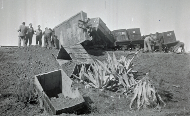 Descarrilamiento de vagones con contenedores de mineral, foto Fiallo