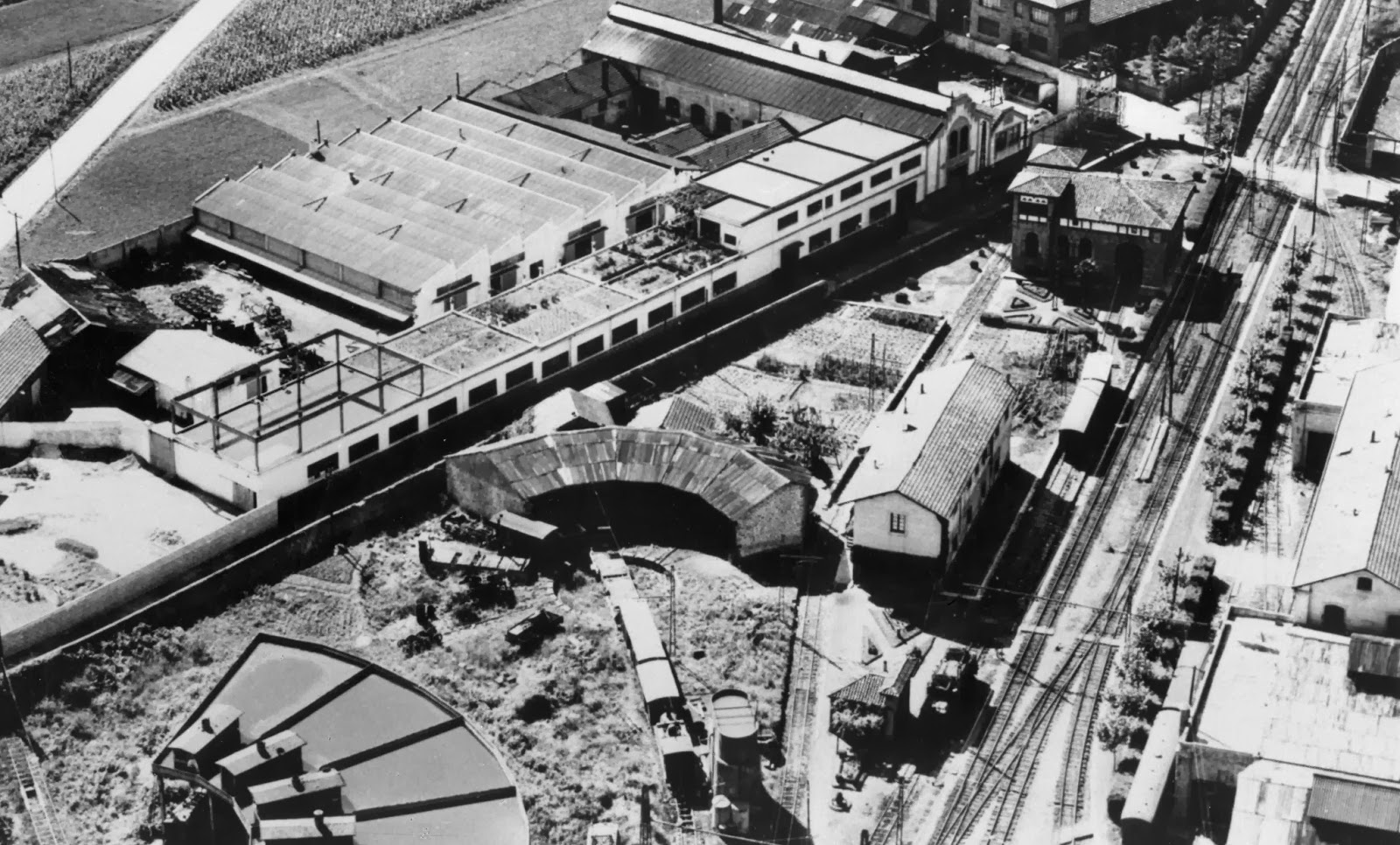 Durango vista aerea de la estacion, fondo Euskotren, MVF