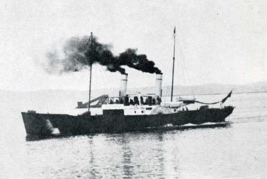El Express entrandoen el puerto de Santande, archivo Marina Cántabra, Volumen III