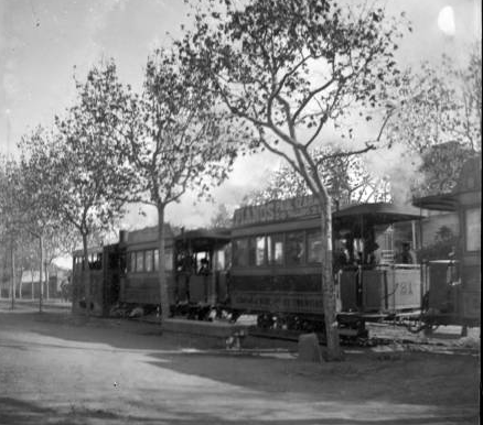El Tren de Foc en el Paseo de la Bonanova a Sarriá , año 1902, Archivo Cuyás, Fondo ICC