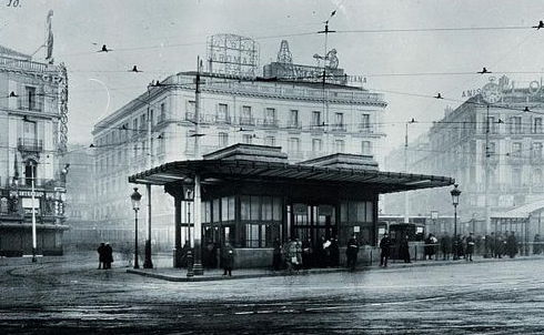 Entrada al Metro en la Puerta del Sol