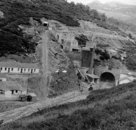 Entrada del Túnerl de la Engaña. Santander Mediterraneo. Archivo Mikel Iturralde