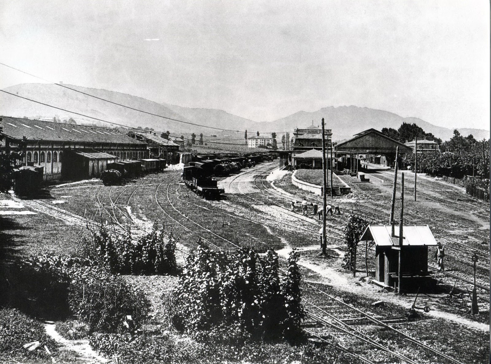 Estacion Internacional de Irun, fondo : J.J. Olaizola