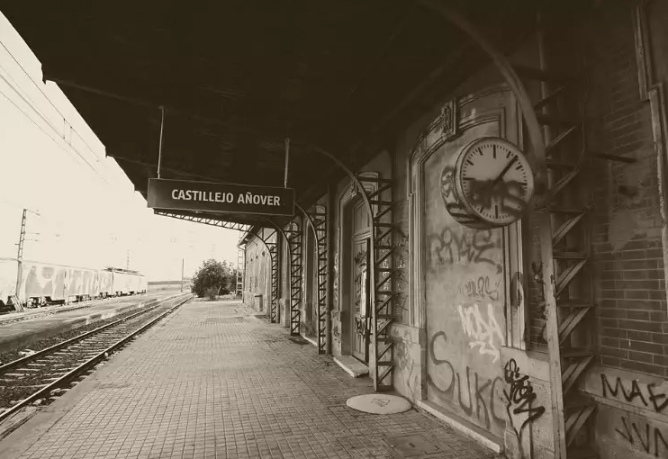 Estacion cerrada de Castillejo-Añover- archivo Forotrenes