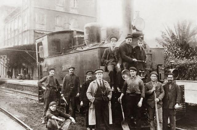  Castro Urdiales, El Jefe de estación Sr. Argenta con el personal de servicio fotografo desconocido