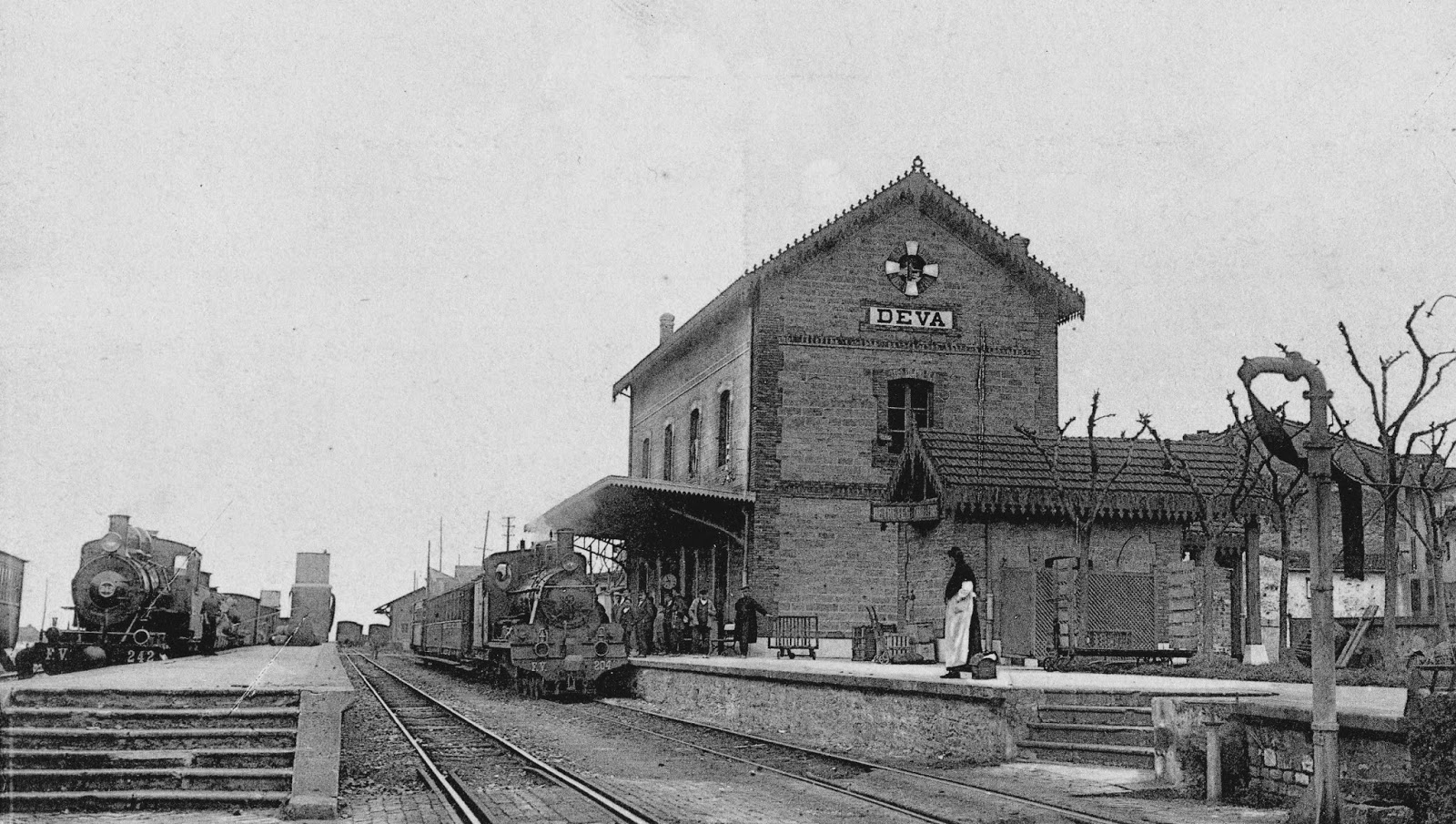 Estacion de Deva , fondo Jose maria Astarloa.