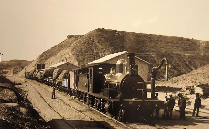 Estacion de Fines Olulla. Lorca a Baza y Aguilas, , año 1895, foto Gustavo Gillman