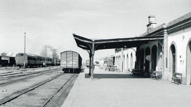 Estación de Huelva Odiel , del Fc Zafra a Huelva, año 1956, foto Juan Bautista Cabrera, AHF- FN-1424