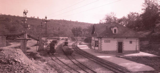 Estacion de Lamiboira, carga de trenes de Balasto