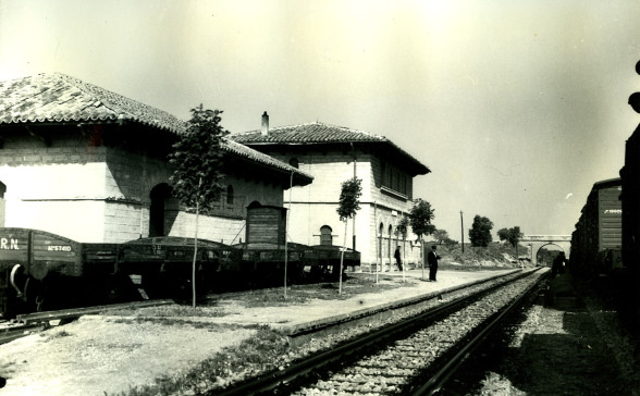 Estacion de Valjunquera, año 1960, foto Francisco Rivera, fondo Museu del Ferrocarril d Catalunya