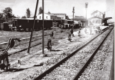 Estacion de enlace del FErrocarril de Cortes a Borja con la estación de Cortes en la linea general de Zaragoza a Pamplona