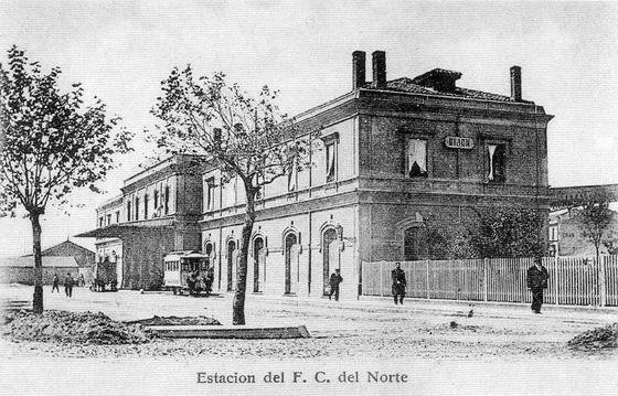 El tranvía frente a la Estacion del norte en Gijon, Postal Comercial 