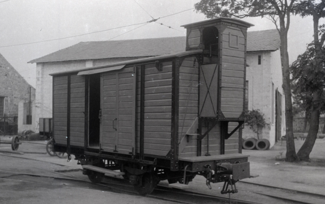 Ferrocarril de La Loma , coche cerrado con garita de Guardafrenos, foto. M. Salinas,