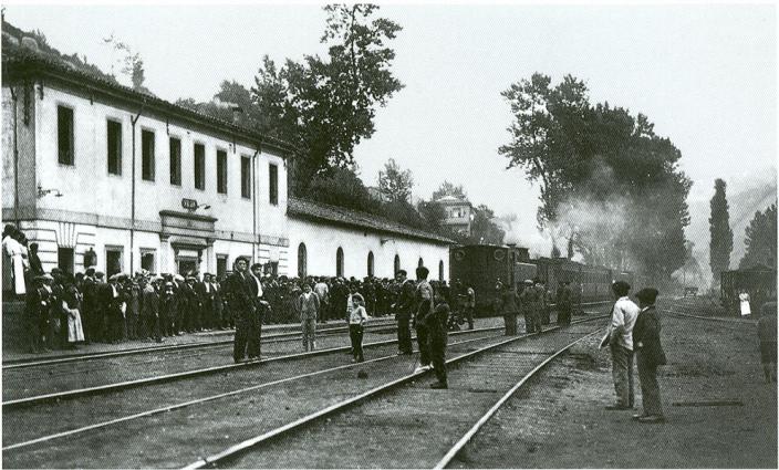 Ferrocarril de Langreo , estacion de Vega, Fondo Javier Alonso