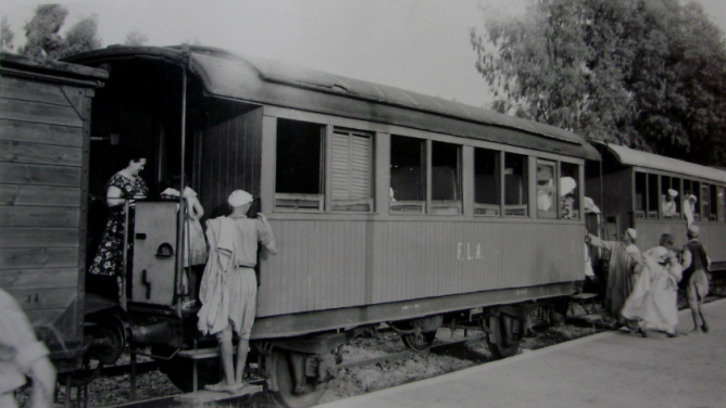 rrocarril de Larache a Alcazarquivir, agosto de 1955, foto David Martindell