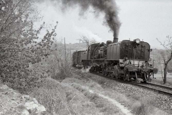 Garrat de Renfe , linea del Central de Aragón, abril 1961, foto Trevor Rowe, fondo MVF