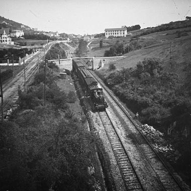 Lasarte, puente del ferrocarril, foto Aurelio de Colmenares, fondo Fototeca del P.H.