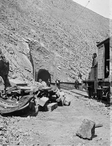 Linea de Madrid a Zaragoza, tunel y puente sobre el Jalon , Archivo R. Vernacci, fondo Fototeca del P.H.