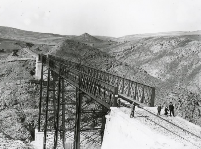 Linea de Torralba a Soria, viaducto metalico sobre el Golmayo, cerca de Soria, Fondo Biblioteca Nacional de España