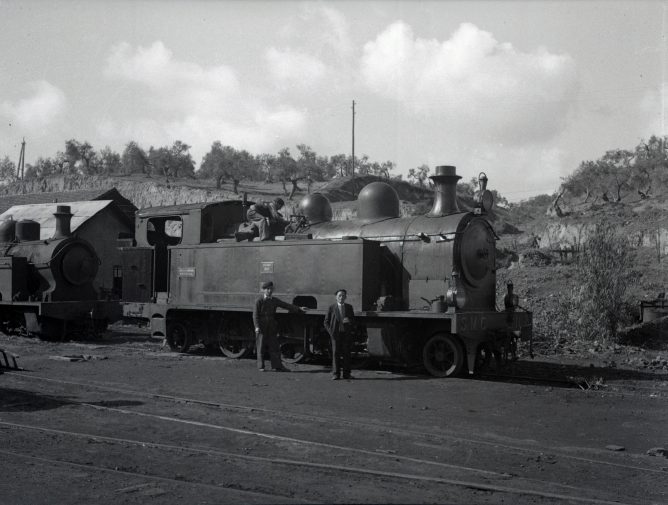 locomotora-borsig-junta-a-las-cocheras-de-san-juan-de-aznalfarache-archivo-paco-alcazar