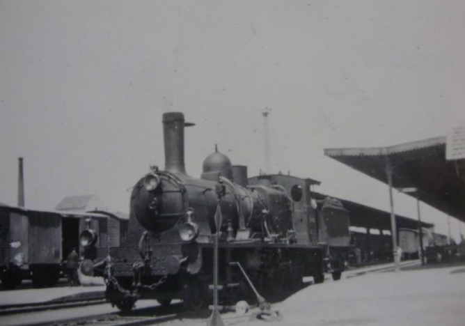 Locomotora Compound de Andaluces, serie 301 a la 333 en Utrera, año 1951, Fuente eBay