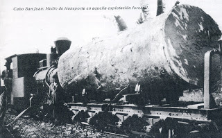 Locomotora Jung operando en la carga de madera de okume, postal comercial , año 1928