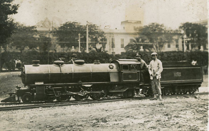 Locomotora LA NIÑA , sevilla 1930 , autor desconocido