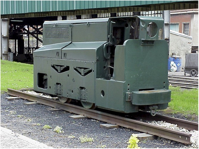 Locomotora, Pozo La Camocha- Gijón, foto Jose Ortensio Velasco Rabanal - Fondo Archivo Historico Minero