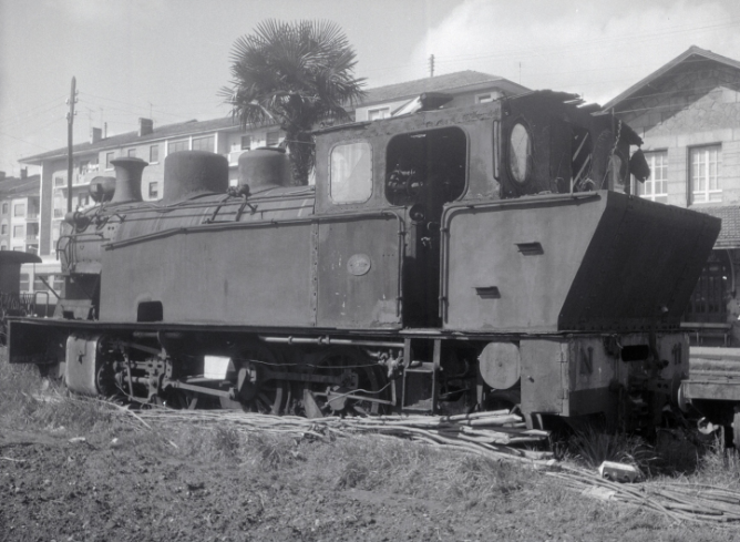 Locomotora nº 11 del Vasco Navarro , estacionada en Guernica