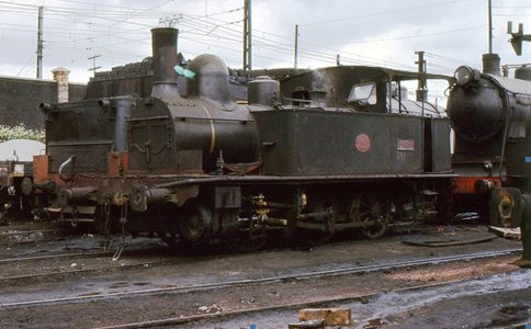 Locomotora nº 30 del T. á S. en el depòsito de Miranda de Ebro, foto Xavier Santamaría