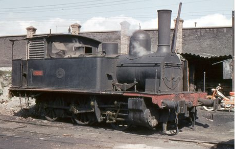 Locomotora nº 30 , en maniobras en M. de Ebro , foto Xavier Santamaría