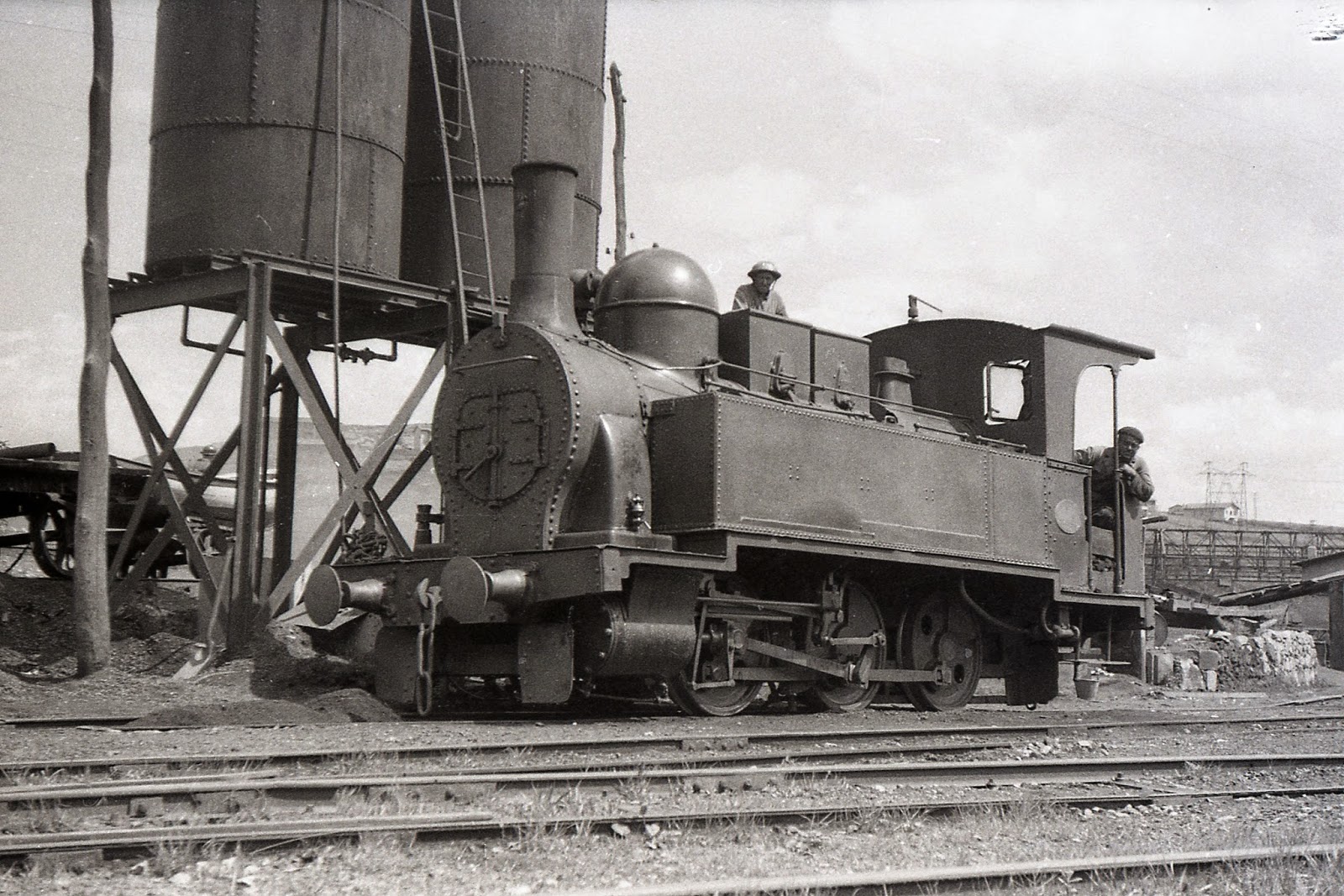 Locomotora tren minero Franco Belga , foto Trevor Rowe, fondo Euskotren MVF