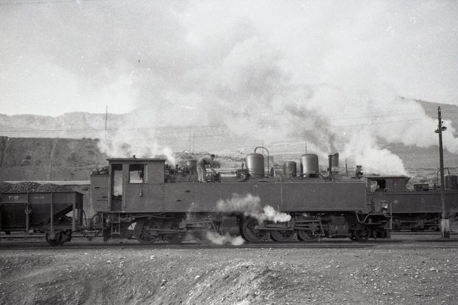 MFU, locomotora nº 204 en Rio Martin , foto Trevor Rowe, fondo MVF