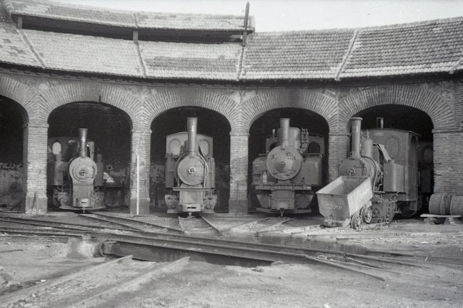 MFU, rotonda del deposito de Rio Martin , abril de 1961, foto Trevor Rowe, fondo MVF