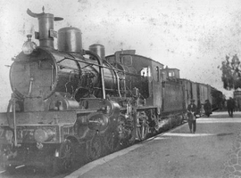 MZA , locomotora 2-3-0 nº 873 en Alcantarilla, a la cabeza del correo de Alicante a Madrid , Foto Faydon