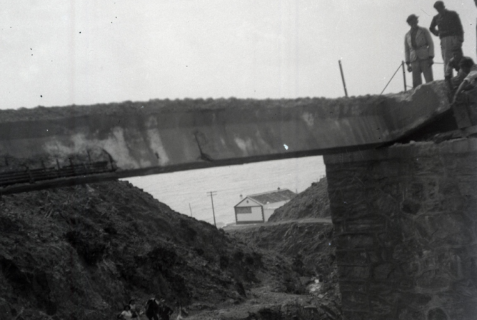 Malaga a Fuengirola , sustitucion de puente de hormigon