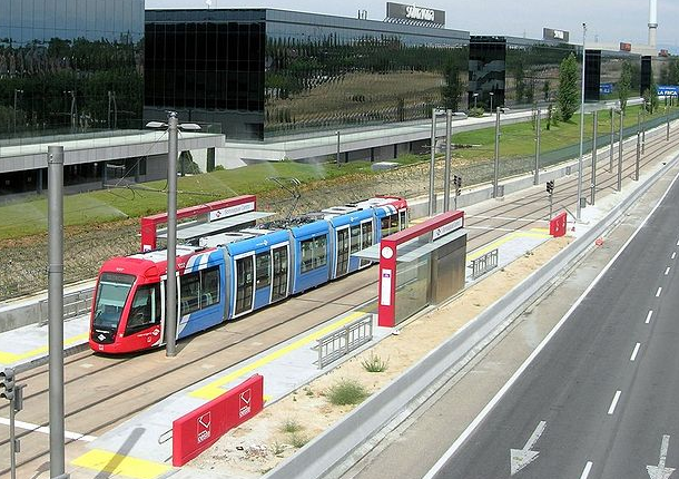 Metro Ligero de Madrid , linea 2, en Somosaguas Centro , fotografia Axe