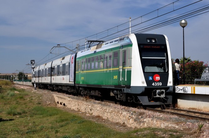 Metro de Valencia, unidad en la estacion de SANTA RITA, el 25-X-2013, fondo Enrique Andres Gramage