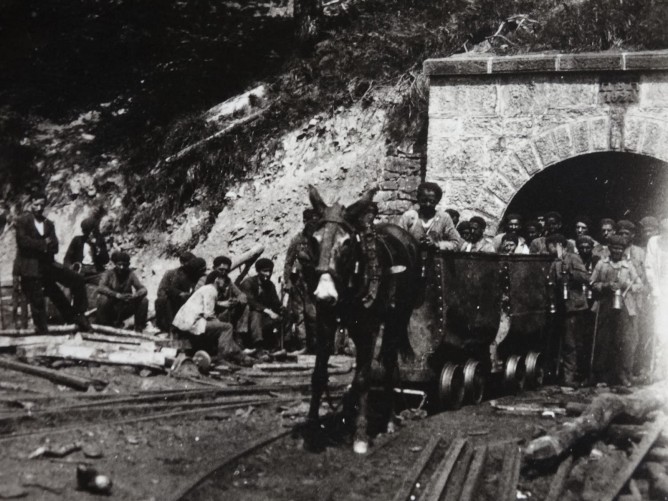 Minas de Riosa, Valle de Canales, año 1925, fondo Julieta Cabo Sariego