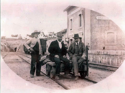 Minas del Castillo de las Guardas, zorrilla de servicio en 1910. fotografo desconocido