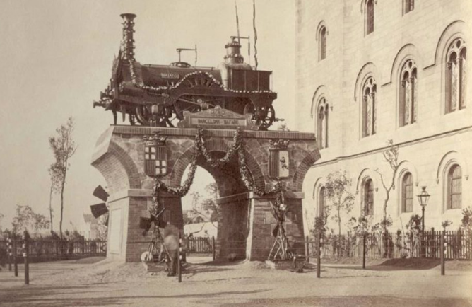 Monumento situado en la Plaza Universidad de Barcelona, año 1878, cortesia de Fernando Nos Llopis