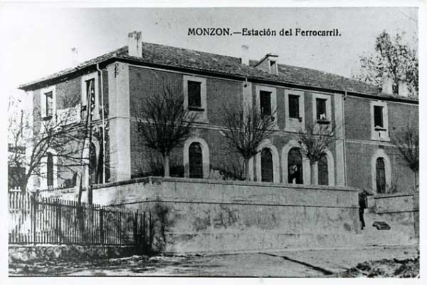 Estacion de Monzon , postal comercial, fondo : Miguel Diago Arcusa