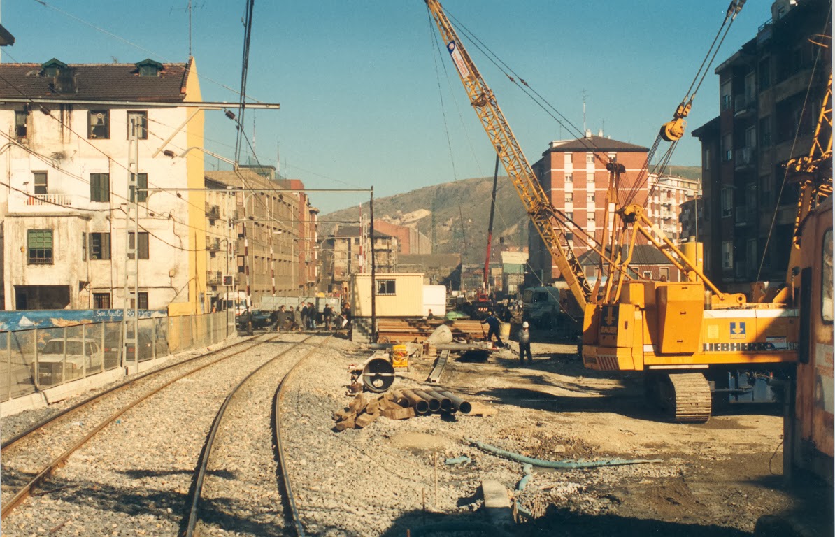 Obras del metro de Bilbao en la estacion de Erandio